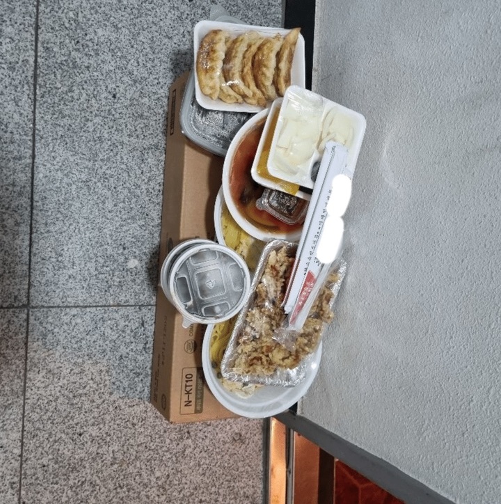 [서울=뉴시스]온라인 커뮤니티 캡처 *재판매 및 DB 금지