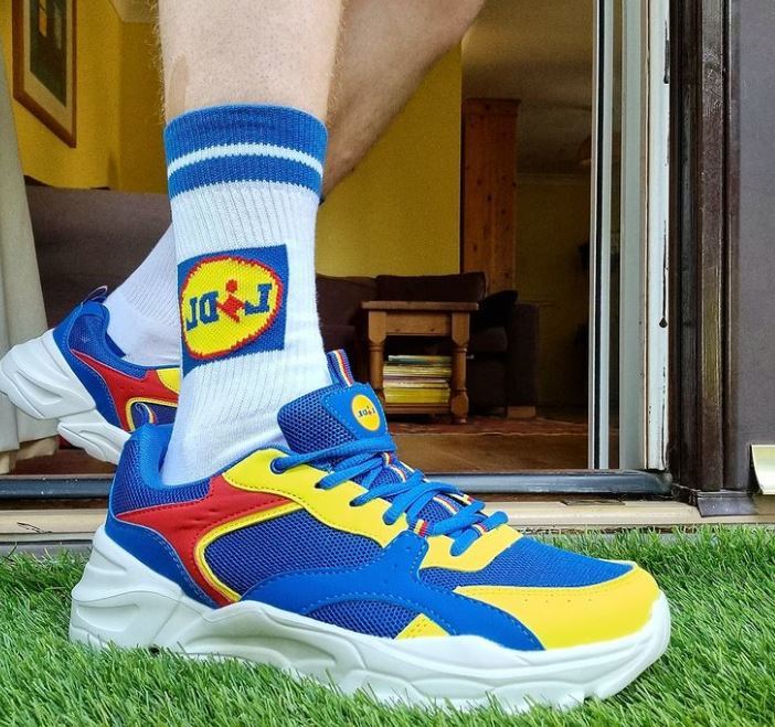 [서울=뉴시스] 한 소비자가 착용한 리들 운동화의 모습 (출처 : shangusxo 인스타그램 캡처) *재판매 및 DB 금지