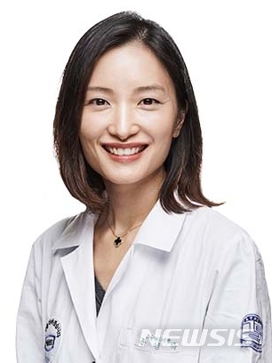 [서울=뉴시스]윤영아 서울성모병원 소아청소년과 교수. (사진= 서울성모병원 제공) 2022.03.22
