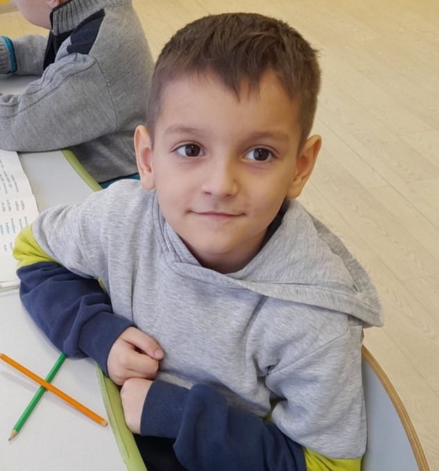 [서울=뉴시스] 지난달 26일 가족과 함께 피난 가던 중 러시아군의 무차별 총격에 결국 사망한 6살 막심 프랑코의 생전 모습. (출처 : 데일리메일 홈페이지 사진 캡처) 2022.03.23. *재판매 및 DB 금지