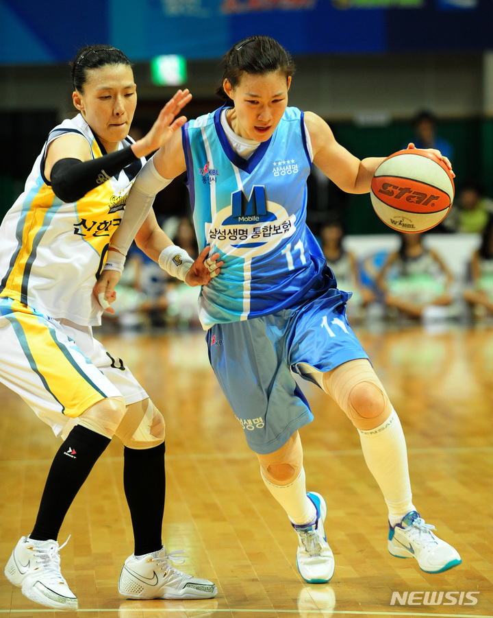 [서울=뉴시스]박정은 부산 BNK 감독의 삼성생명 현역 시절 (사진 = 뉴시스DB)