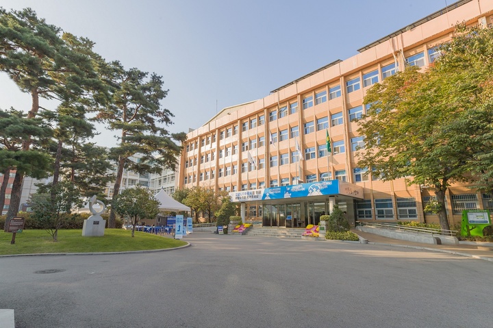 [서울=뉴시스] 서울 영등포구는 코로나19로 지속적인 어려움을 겪고 있는 임차상인들의 임대료 부담을 완화하고 지역경제를 활성화하기 위해 '착한 임대인 지원 사업'을 추진한다고 24일 밝혔다. (사진=뉴시스DB) photo@newsis.com *재판매 및 DB 금지