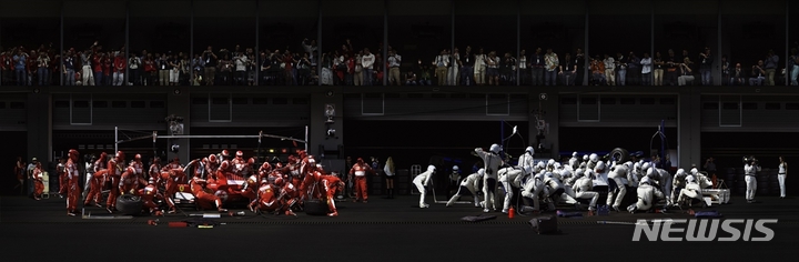 [서울=뉴시스]안드레아스 거스키, F1 피트 스톱 I F1 Boxenstopp I, 2007, ⓒ안드레아스 거스키, 스푸르스 마거스 제공