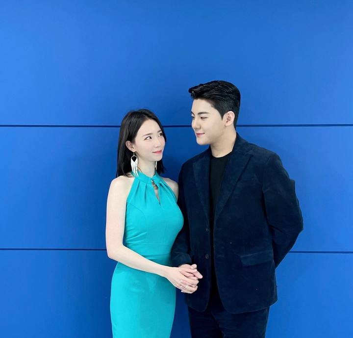 [서울=뉴시스] 이정현 아나운서·프로게이머 출신 BJ 손오천. 2022.03.28. (사진 = 인스타그램 캡처 ) photo@newsis.com *재판매 및 DB 금지