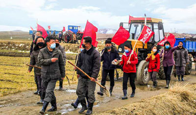 [서울=뉴시스]삼천군 삼천협동농장에서. 2022.03.30. (사진=노동신문 누리집 갈무리) *재판매 및 DB 금지