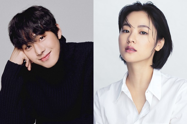 안효섭(왼쪽), 전여빈