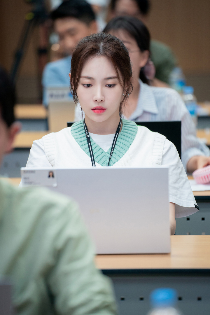 [서울=뉴시스] 유라. 2022.03.31.(사진=어썸이엔티, 앤피오엔터테인먼트, SLL 제공 ) photo@newsis.com*재판매 및 DB 금지 *재판매 및 DB 금지