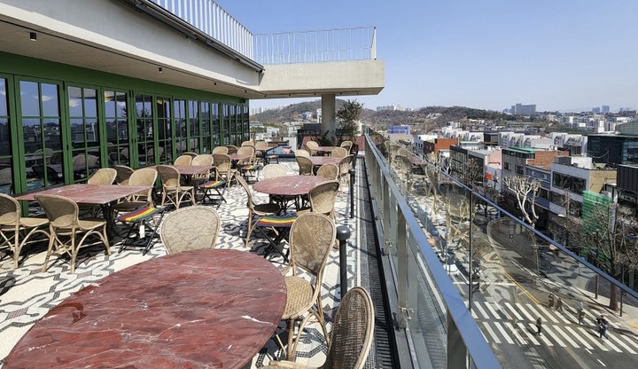 구찌 레스토랑 가보니…메뉴판·나이프 하나에도 스타일 '뚝뚝'