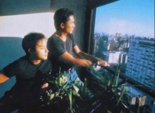 [서울=뉴시스] 양조위, 故 장국영 2021.04.02(사진=인스타그램 캡처) photo@newsis.com *재판매 및 DB 금지