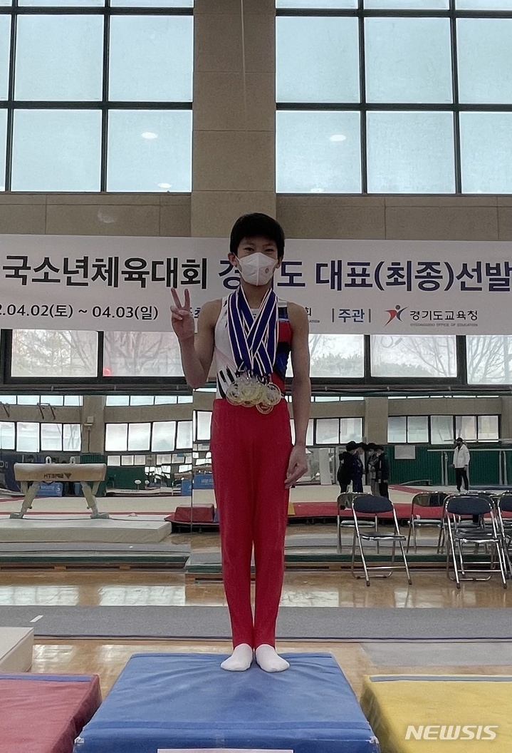 체조 8관왕에 오른 이세온(수원 영화초).