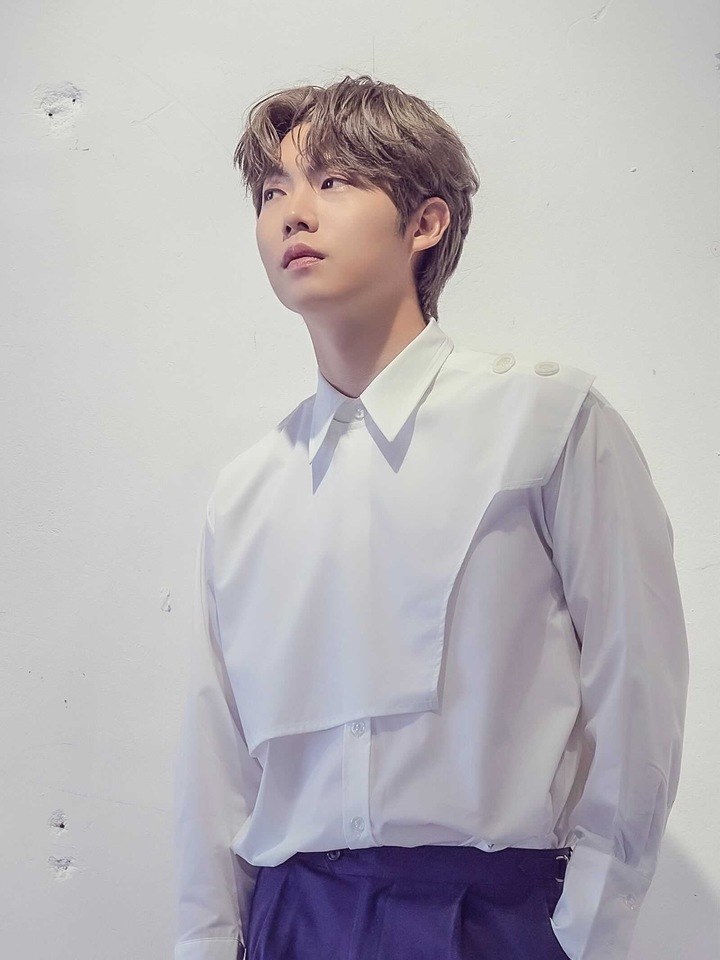 [서울=뉴시스]세종문화회관 '오케스트라 여행'에 출연하는 '포르테 디 콰트로' 멤버이자 성악가 손태진. (사진=세종문화회관 제공) 2022.04.05. photo@newsis.com&nbsp; *재판매 및 DB 금지