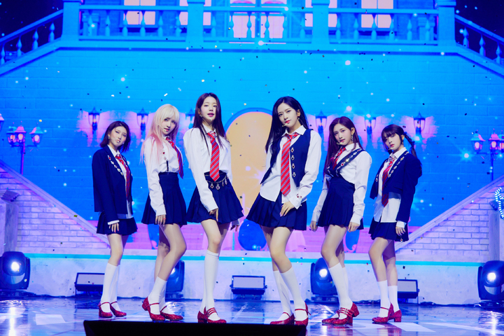 [서울=뉴시스] 박진희 기자 = 걸그룹 IVE(아이브)가 5일 서울 용산구 블루스퀘어에서 두 번째 싱글 앨범 'LOVE DIVE' 발매 기념 미디어 쇼케이스를 하고 있다. (사진=스타쉽 엔터테인먼트 제공) 2022.04.05. photo@newsis.com *재판매 및 DB 금지