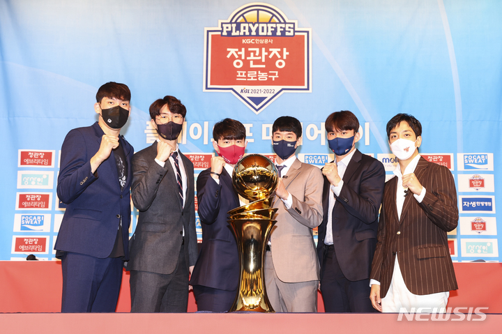 [서울=뉴시스]프로농구 플레이오프 미디어데이. 왼쪽부터 최준용(SK), 이우석(현대모비스), 김낙현(가스공사), 전성현(인삼공사), 이대성(오리온), 허훈(KT) (사진 = KBL 제공)