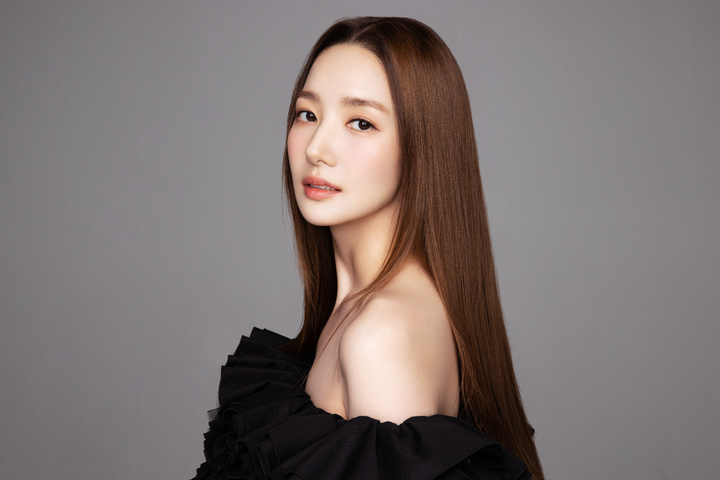 [서울=뉴시스] 배우 박민영. 2022.04.07(사진=후크엔터테인먼트 제공) photo@newsis.com *재판매 및 DB 금지