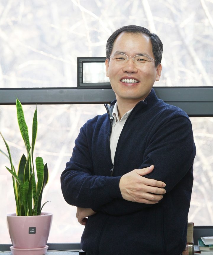 [서울=뉴시스]이화여대 강상원 교수. 사진 이화여대 *재판매 및 DB 금지