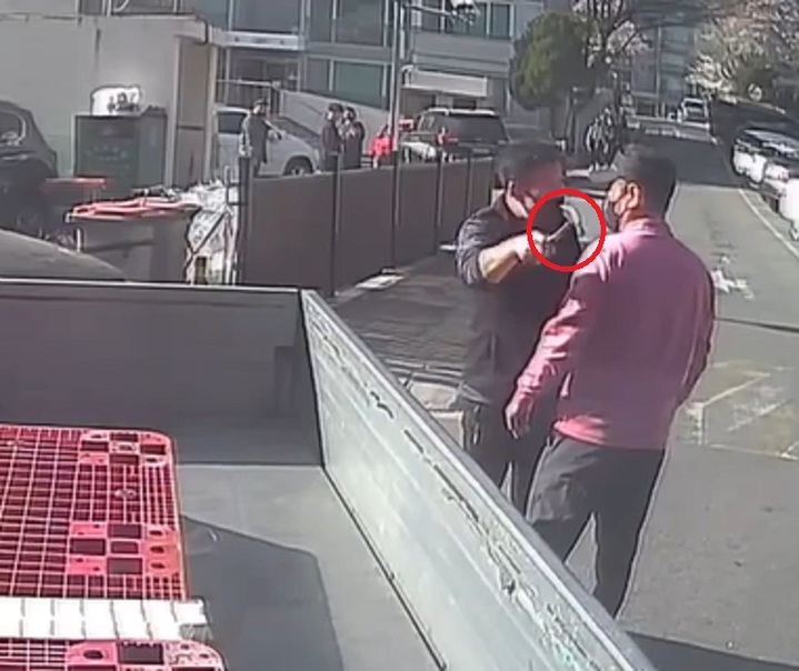 [서울=뉴시스]온라인 커뮤니티 캡처 *재판매 및 DB 금지