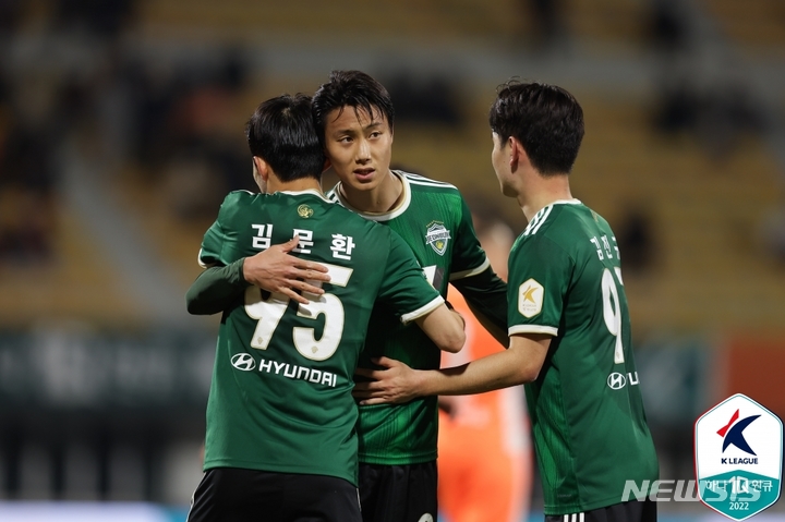 [서울=뉴시스]전북 현대 선수들. (사진=프로축구연맹 제공)