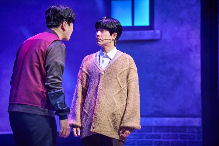 [서울=뉴시스]뮤지컬 '아몬드' 공연 사진. (사진=라이브 제공) 2022.04.08. photo@newsis.com *재판매 및 DB 금지