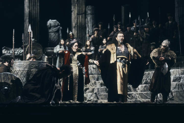 [서울=뉴시스]오페라 '아틸라' 공연사진. (사진=국립오페라단 제공) 2022.04.10. photo@newsis.com *재판매 및 DB 금지