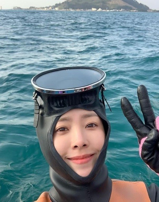 [서울=뉴시스] 한지민 2021.04.10(사진=한지민 인스타) photo@newsis.com&nbsp; *재판매 및 DB 금지