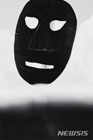 [서울=뉴시스]육명심, 제주도, 1982(2017년 인화), 디지털 잉크젯 프린트, 76.2x50.7 cm, 국립현대미술관 소장