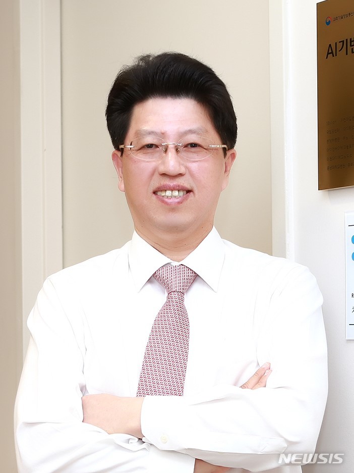 [서울=뉴시스]김기웅 분당서울대병원 정신건강의학과 교수. (사진= 분당서울대병원 제공) 2022.04.11