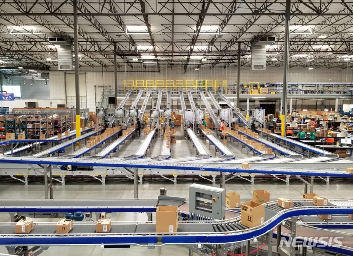 [서울=뉴시스] 아이허브 미국 캘리포니아 리버사이드 물류센터. (사진=아이허브 제공) 2022.04.11. photo@newsis.com