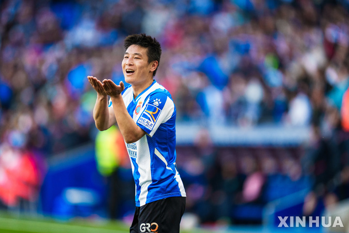 [코르넬라=AP/뉴시스]에스파뇰 중국 공격수 우레이. 2022.04.10.