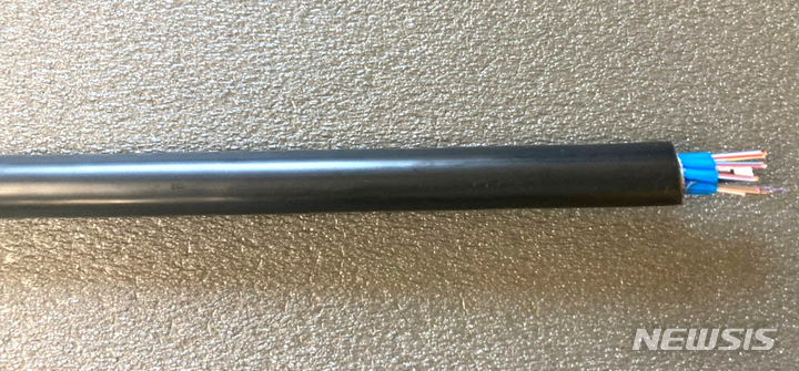 [광주=뉴시스] 이창우 기자= 지오씨㈜ 가 국내에서 유일하게 생산 중인 '루즈 튜브 타입' 원전용 광케이블. (사진=지오씨 제공) 2022.04.11. photo@newsis.com