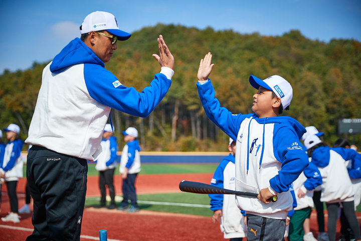 [서울=뉴시스] 이승엽 드림야구캠프. (사진 = 이승엽야구장학재단 제공) *재판매 및 DB 금지