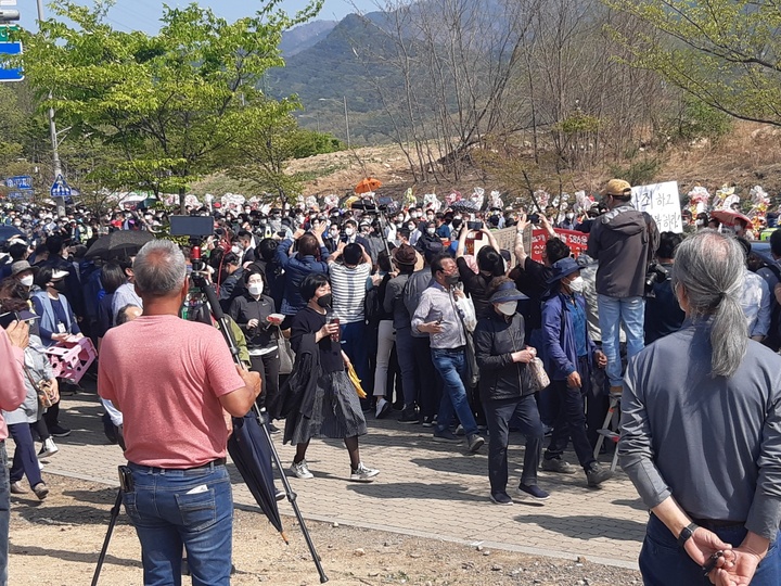 윤석열 대통령 당선인에게 몰려드는 시민들 *재판매 및 DB 금지