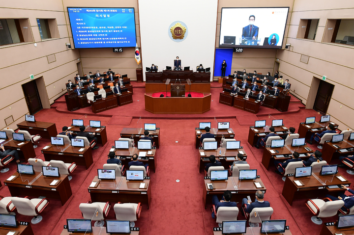 경남도의회 12일 오후 제393회 임시회 제1차 본회의 개회.(사진=경남도의회 제공) 2022.04.12. *재판매 및 DB 금지