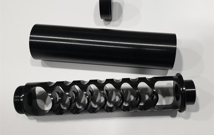 [창원=뉴시스] 강경국 기자 = 경찰에 압수된 자동차 연료필터로 위장한 총포 소음기. (사진=경남경찰청 제공). 2022.04.13. photo@newsis.com *재판매 및 DB 금지