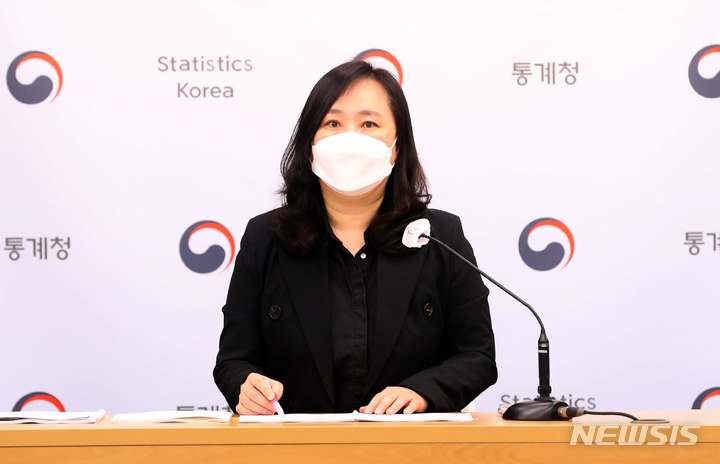 [세종=뉴시스] 강종민 기자 = 공미숙 통계청 사회통계국장. 2022.04.13. ppkjm@newsis.com