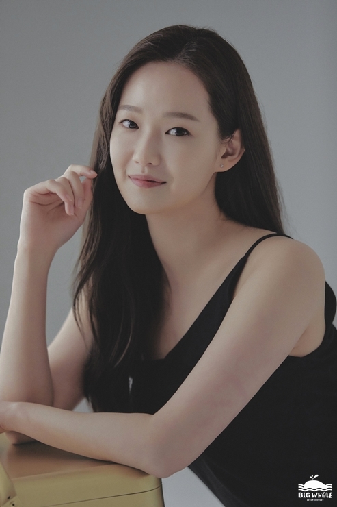 [서울=뉴시스] 유수정. 2022.04.14. (빅웨일 엔터테인먼트제공) photo@newsis.com *재판매 및 DB 금지