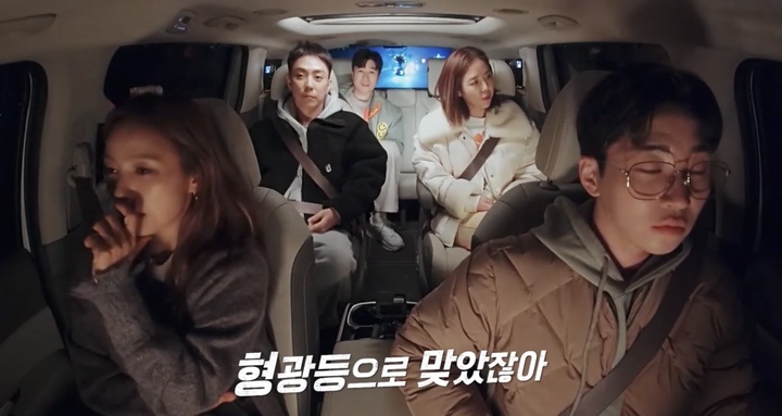 [서울=뉴시스] 이효리 서울체크인. 2022.04.15. (사진 = 티빙 캡처) photo@newsis.com *재판매 및 DB 금지