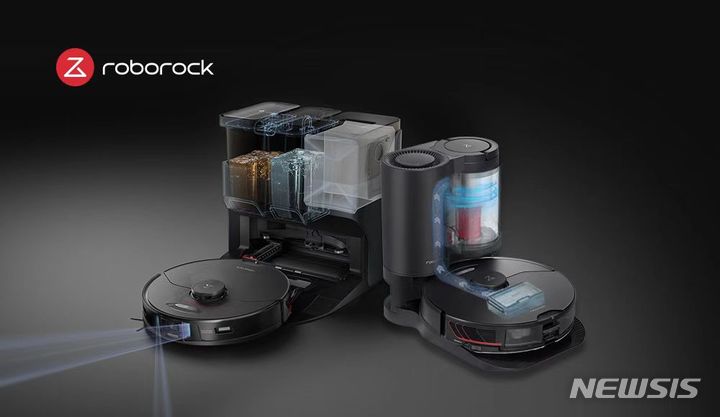 [서울=뉴시스] 로보락 S7 MaxV Ultra(왼쪽)와 S7 MaxV Plus. (사진=로보락 제공) 2022.04.18. photo@newsis.com