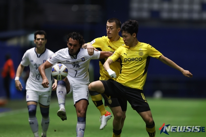 [서울=뉴시스]전남 드래곤즈와 BG빠툼 유나이티드의 조별리그 2차전. (사진=프로축구연맹 제공)