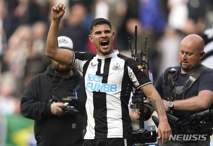 [뉴캐슬=AP/뉴시스]브라질 미드필더 기마랑이스. 2022.04.17.