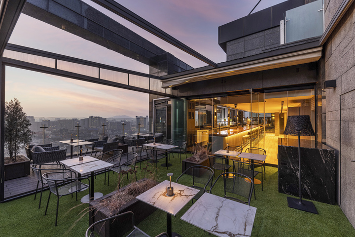 AC호텔 강남 '루프탑 바 클라우드'