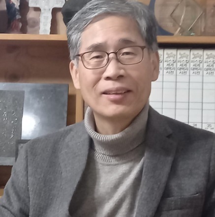 [서울=뉴시스]신평 페이스북 캡처 *재판매 및 DB 금지