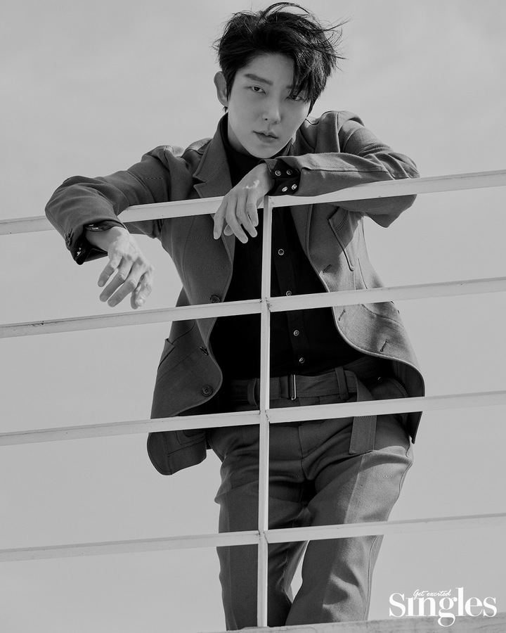 [서울=뉴시스] 배우 이준기. 2022.04.21.(사진=싱글즈 제공) photo@newsis.com*재판매 및 DB 금지 *재판매 및 DB 금지