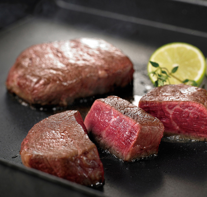 [세종=뉴시스] 한우 스테이크. *재판매 및 DB 금지