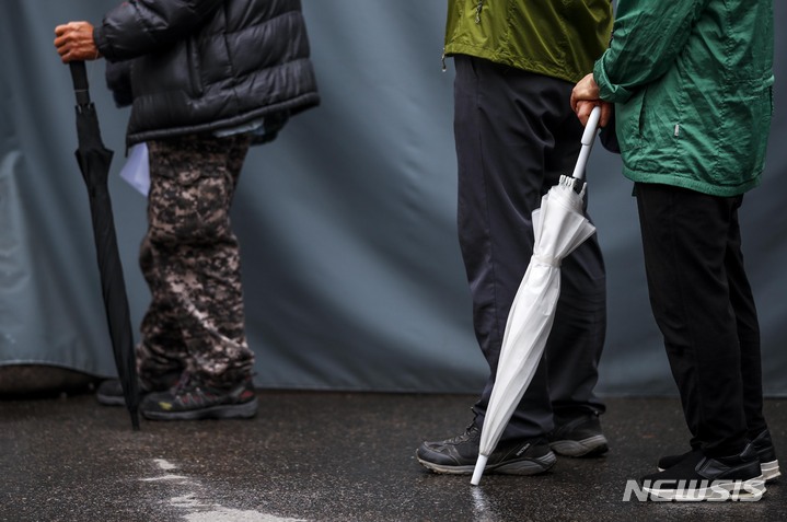 오후 중부 비 조금, 낮 최고 20도...미세먼지 '좋음'