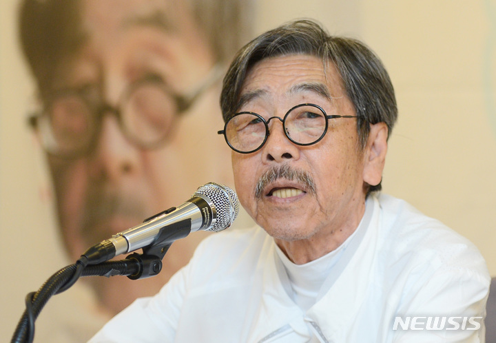 [서울=뉴시스] 김진아 기자 = 이외수 작가 2022.04.26. bluesoda@newsis.com