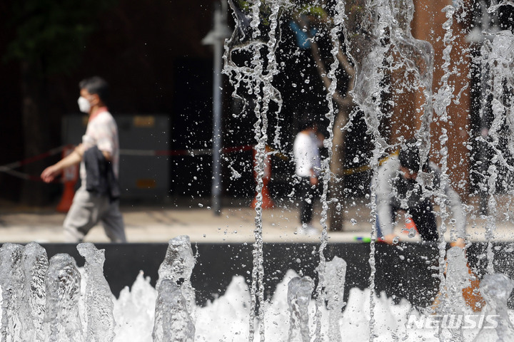 낮 최고 30도…수도권 등 미세먼지 '나쁨'