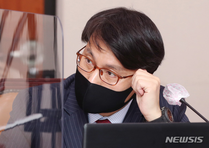 [서울=뉴시스] 고범준 기자 = 윤상현 국민의힘 의원이 지난 4월26일 서울 여의도 국회에서 열린 문화체육관광위원회 전체회의에서 발언하고 있다. (공동취재사진) 2022.04.26. photo@newsis.com