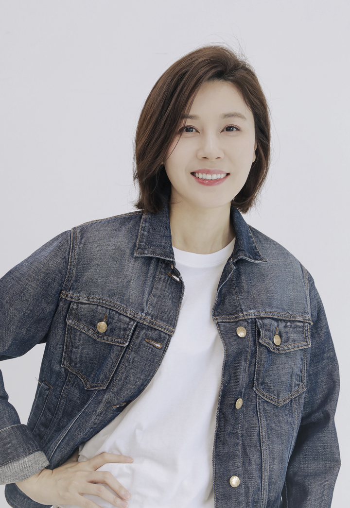 [인터뷰]김하늘 "로코의 여왕도, 센언니도 놓치고 싶지 않죠"