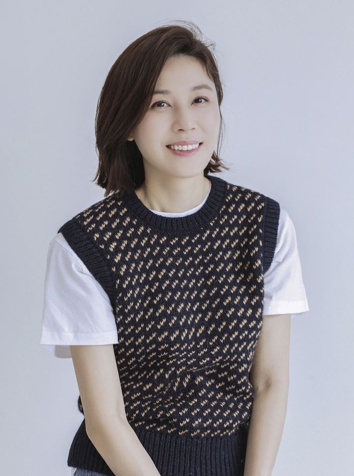 [인터뷰]김하늘 "로코의 여왕도, 센언니도 놓치고 싶지 않죠"