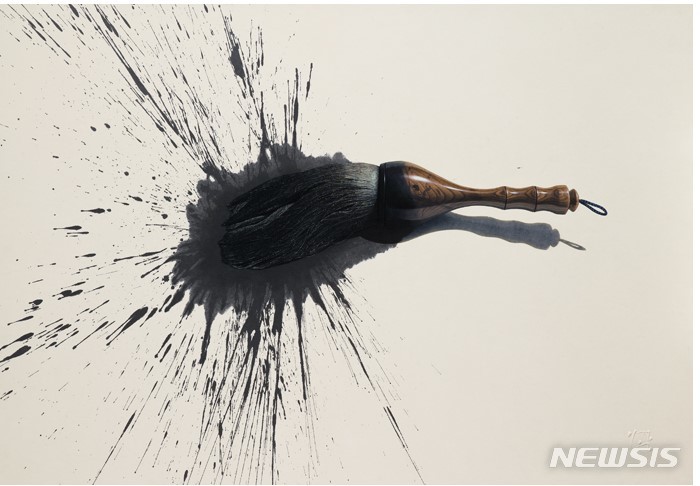 [서울=뉴시스]이정웅, 붓, 115×162 cm, oil on kotran paper. 2008.사진=이화익갤러리 제공.